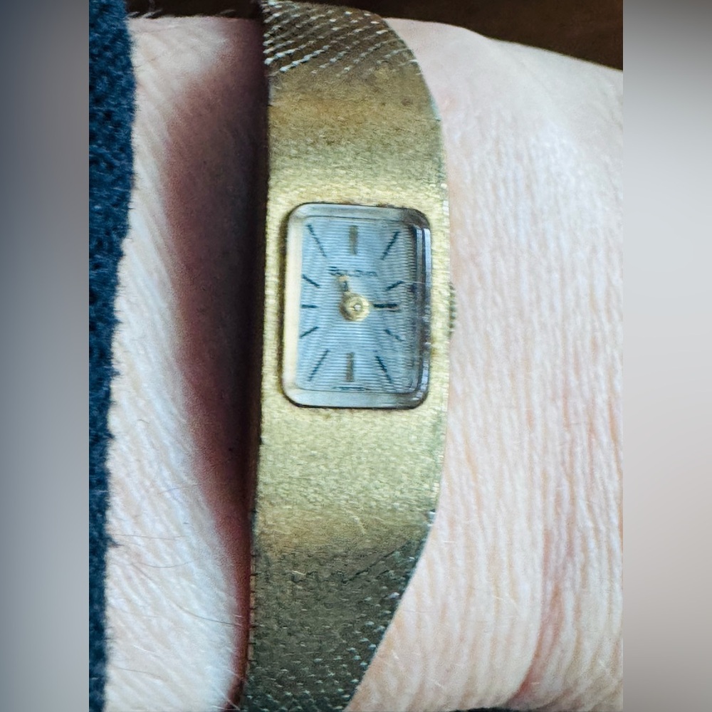 Vintage Ladies Bulova Gold Plated Watch - Picture 2 of 7